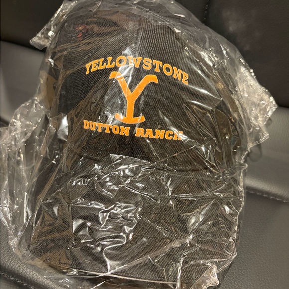 Yellowstone Dutton Ranch Black Cap - Picture 3 of 3